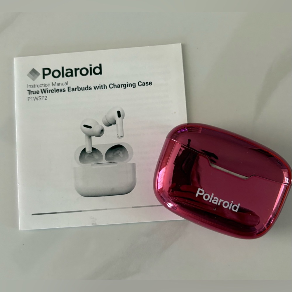 Polaroid Wireless Earbuds with Vibrant Pink Case